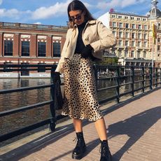 winter-outfits-realisation-leopard-skirt-272926-1542504830204-square