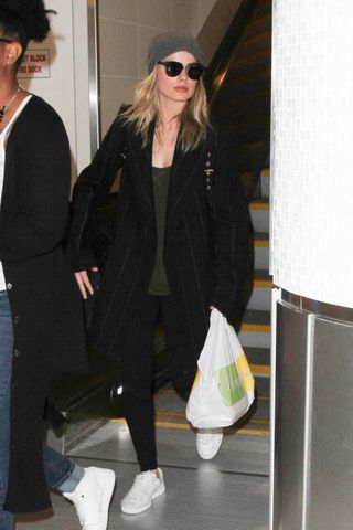 celebrity-winter-travel-outfits-273282-1542840780162-main
