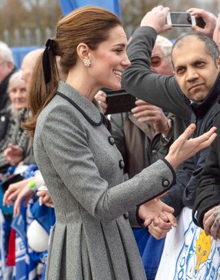 kate-middleton-hair-bow-273709-1543436067055-image