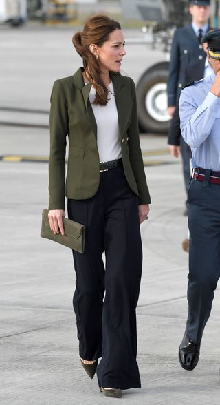 kate-middleton-2019-pants-trend-274365-1544113879088-image