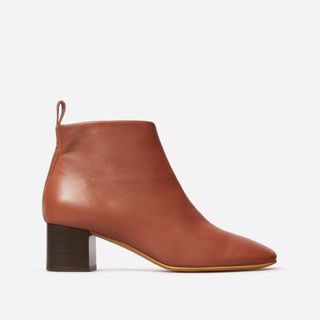 Everlane + Chelsea Boots