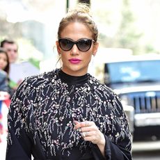 jennifer-lopez-over-the-knee-boots-274773-1544476952115-square