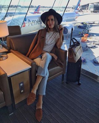 cool-airport-outfits-274840-1544660764571-image