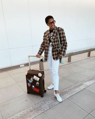 cool-airport-outfits-274840-1544751843061-image
