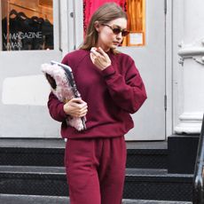 gigi-hadid-reebok-sneakers-274883-1544558708667-square