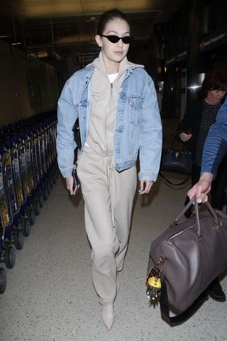 stylish-airport-outfit-ideas-274891-1544564449204-image