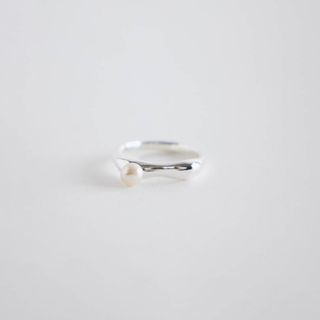 Suai + Ona Pearl Small Ring in Silver