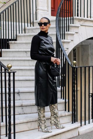 how-to-wear-tall-boots-275422-1662077489305-main