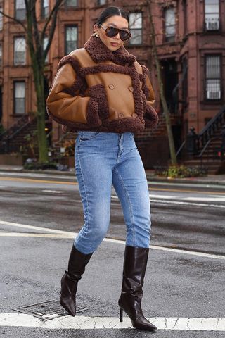 how-to-wear-tall-boots-275422-1662079211709-main