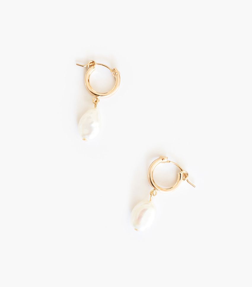The 11 Prettiest Pearl Hoops Earrings to Hit Instagram | Who What Wear