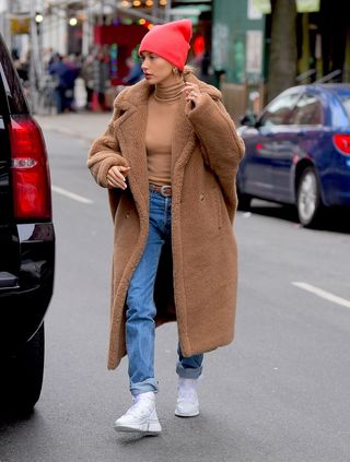 celebrity-winter-outfit-ideas-2019-276074-1547486027821-image