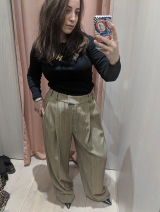 best-trousers-for-curvy-figure-276129-1547722166297-image