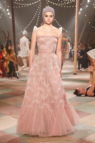 dior-couture-spring-2019-276407-1548280038383-product