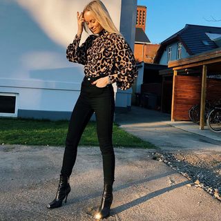 black-skinny-jeans-ankle-boots-outfits-276452-1548294531055-image