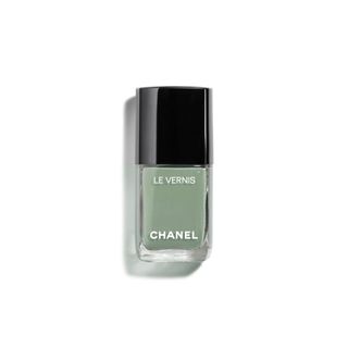 Chanel + Le Vernis Nail Colour in Legerete