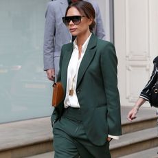 victoria-beckham-inspired-outfits-276690-1548809572258-square