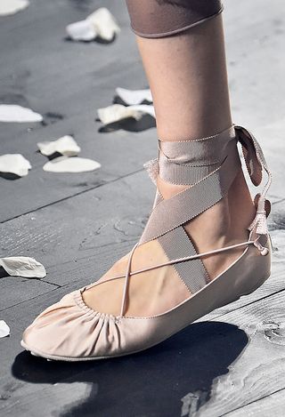 surprising-shoe-trends-2019-276882-1549232006259-image