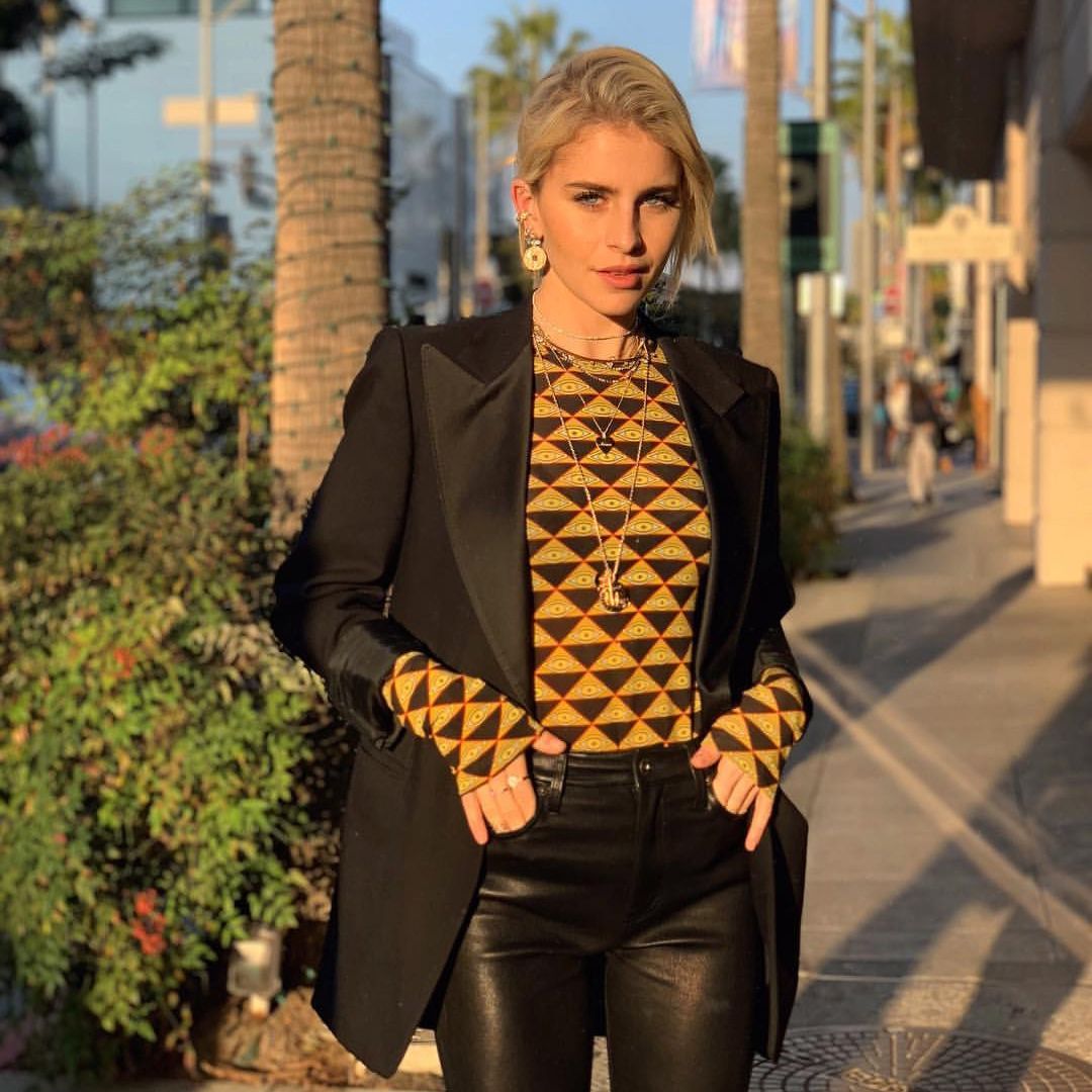 5 Colors to Wear With Gold Jewelry | Who What Wear