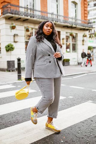 wear-on-repeat-fashion-blogger-277022-1549456584721-image
