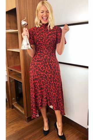 holly-willoughby-capsule-wardrobe-277157-1549623424581-image