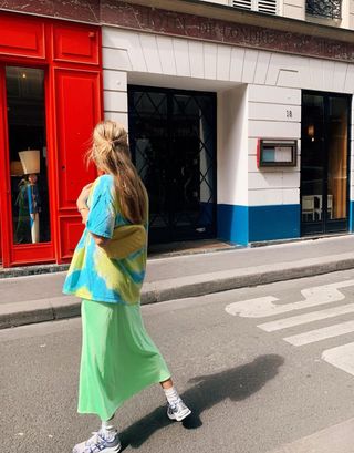 how-to-wear-neon-277173-1562597270378-image
