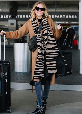 fashion-airport-outfits-277191-1549660438733-image