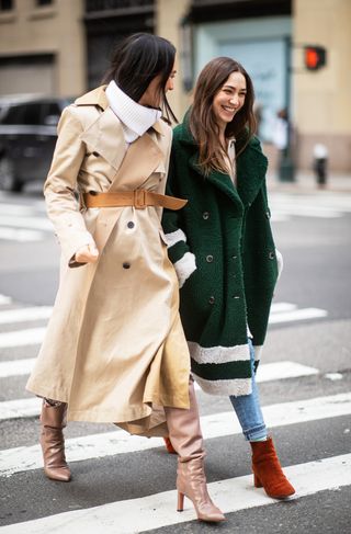 how-to-wear-a-trench-coat-when-it-is-cold-277387-1550068045328-image