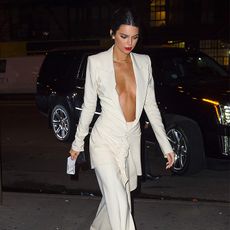 celebrity-date-outfit-ideas-277398-1550195925000-square