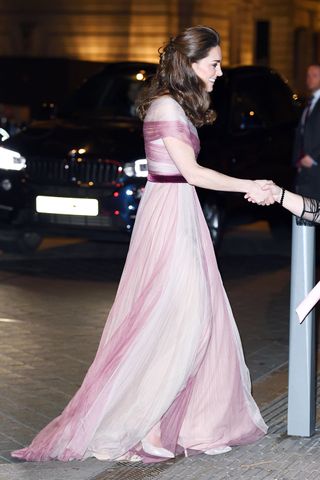 kate-middleton-evening-gowns-277433-1550139449342-image