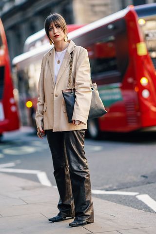 london-fashion-week-street-style-february-2019-277520-1550321326421-image