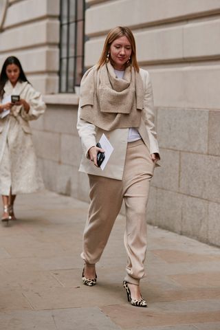 london-fashion-week-street-style-fall-2019-277575-1550524507518-image