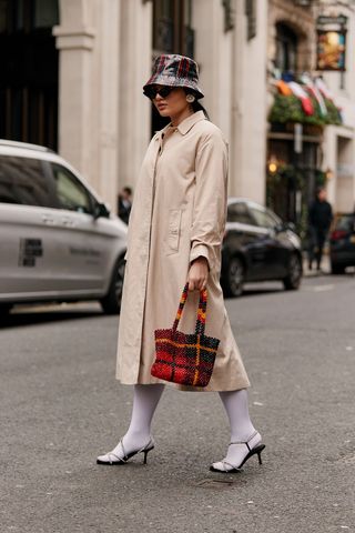 london-fashion-week-street-style-fall-2019-277575-1550524516409-image