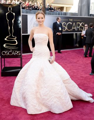 most-popular-oscars-dresses-of-all-time-277765-1550864677290-image