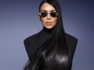 kim-kardashian-sunglasses-collaboration-278422-1552418037289-main