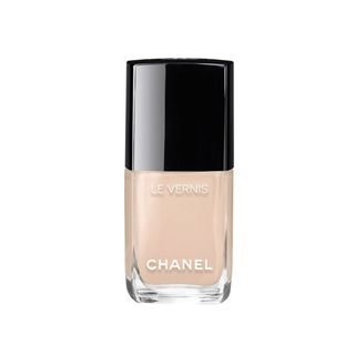 Chanel + Le Vernis Longwear Nail Colour in Blanc White