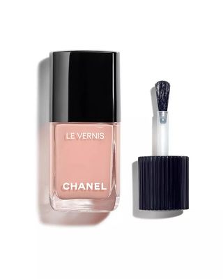 Chanel + Le Vernis Longwear Nail Color in Faussaire