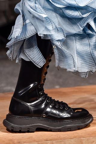 fall-winter-shoe-trends-2019-278818-1553549982556-image