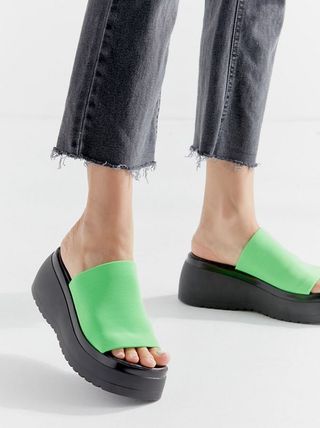 Steve Madden x Urban Outfitters + Slinky Platform Sandal