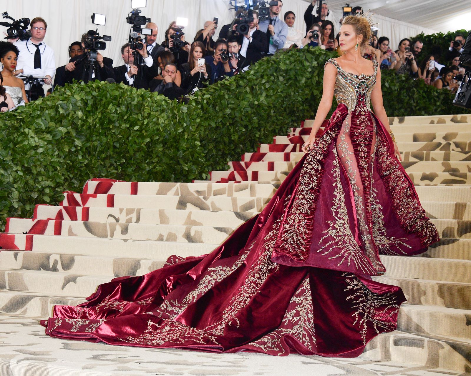Blake Lively s Best Met Gala Looks Who What Wear blake-lively-s-best-met-gala-looks-who-what-wear