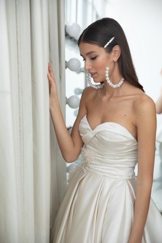 bridal-accessory-trends-279679-1556855023684-main