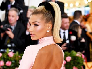 hailey-bieber-met-gala-279744-1557185342925-main