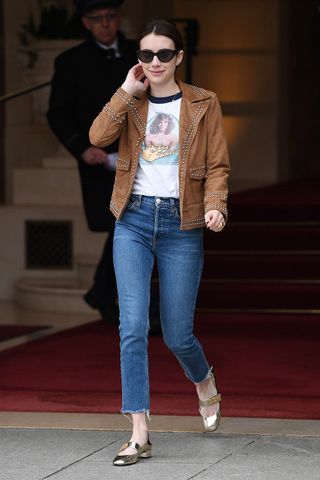 celebrity-style-jeans-tee-279759-1557244054475-image