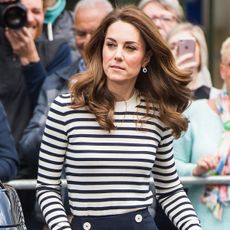 kate-middleton-french-girl-outfit-279763-1557250966823-square