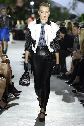 louis-vuitton-cruise-2020-runway-279814-1557420405307-image