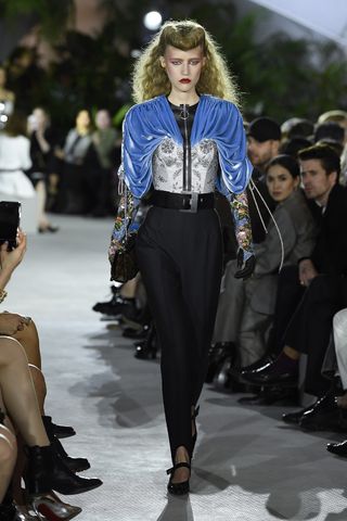 louis-vuitton-cruise-2020-runway-279814-1557420410870-image