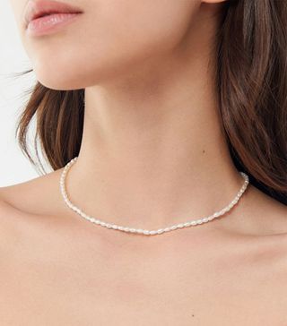 Urban Outfitters + Lara Delicate Pearl Necklace