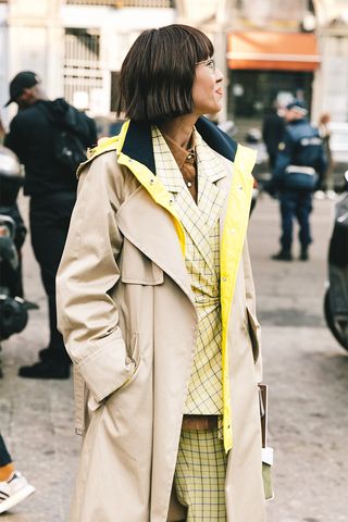 how-to-wear-a-trench-coat-279865-1557769560279-image