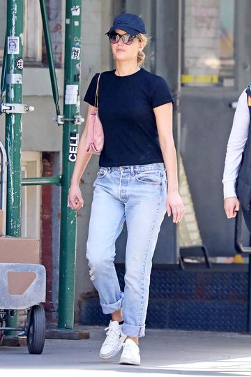 Jennifer Lawrence Made Low-Rise Jeans Look Stylish | Who What Wear