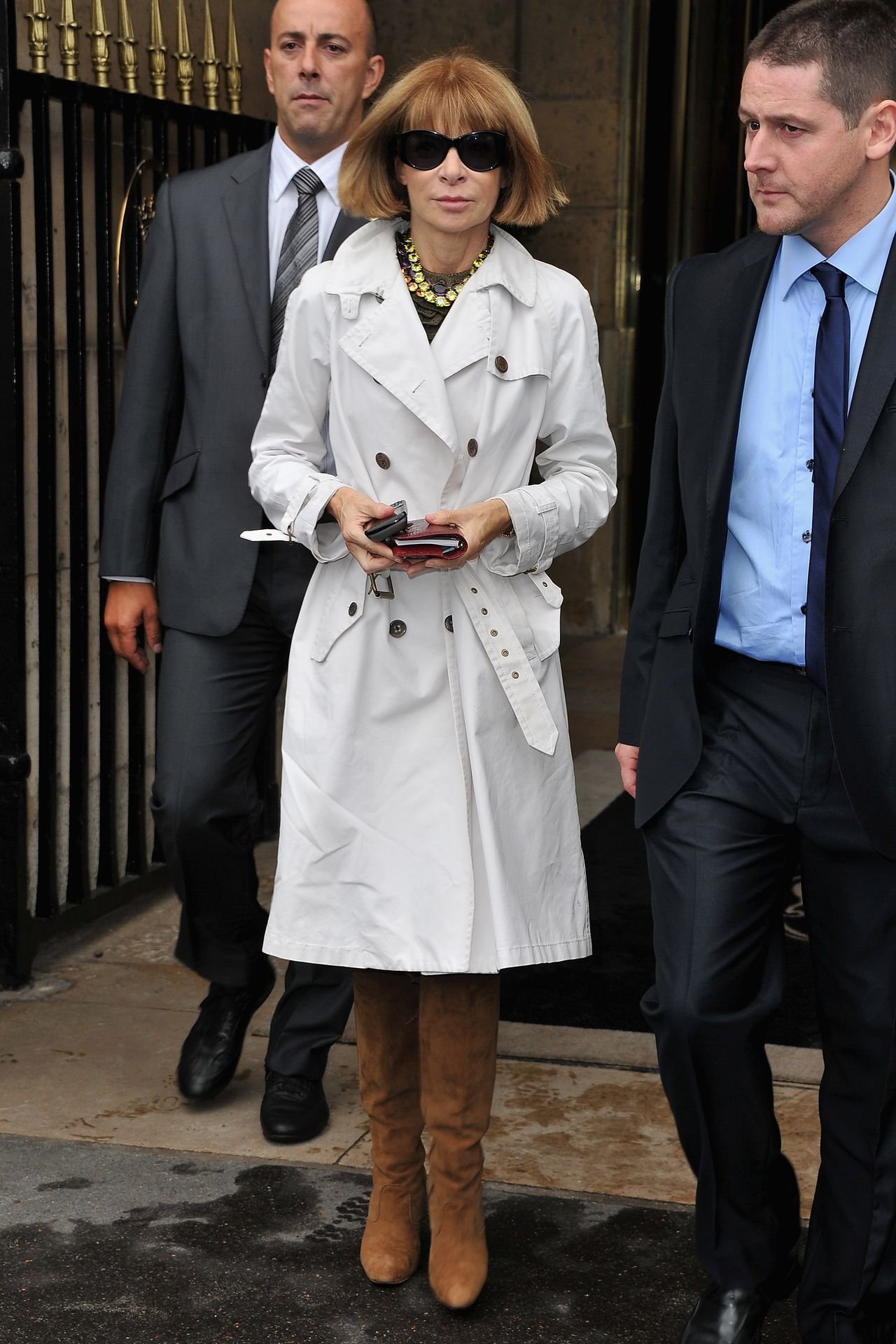 5 Wardrobe Basics Meghan Markle and Anna Wintour Both Wear Who What Wear