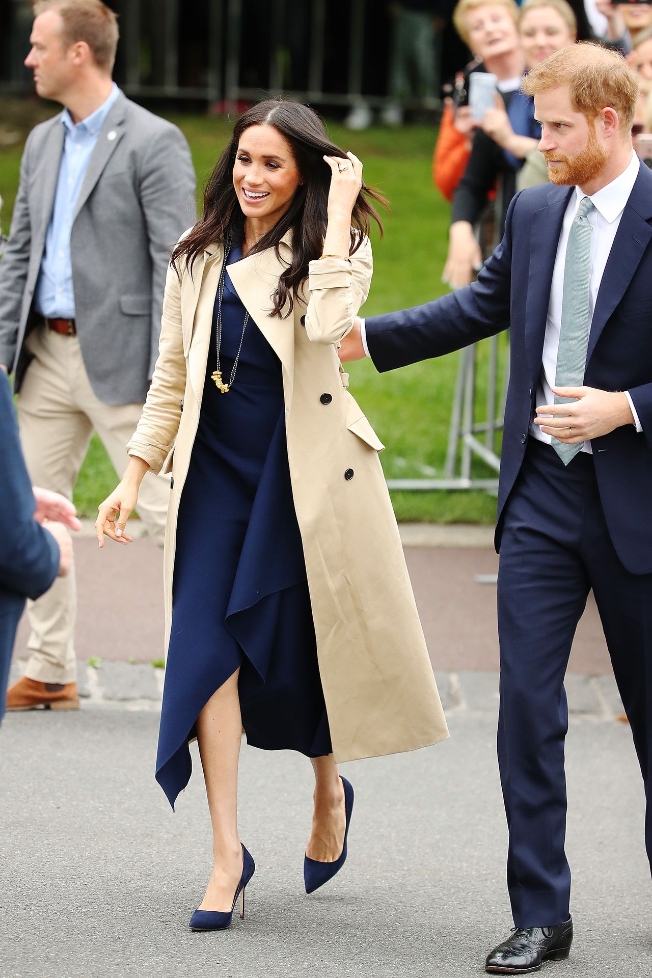 5 Wardrobe Basics Meghan Markle and Anna Wintour Both Wear Who What Wear